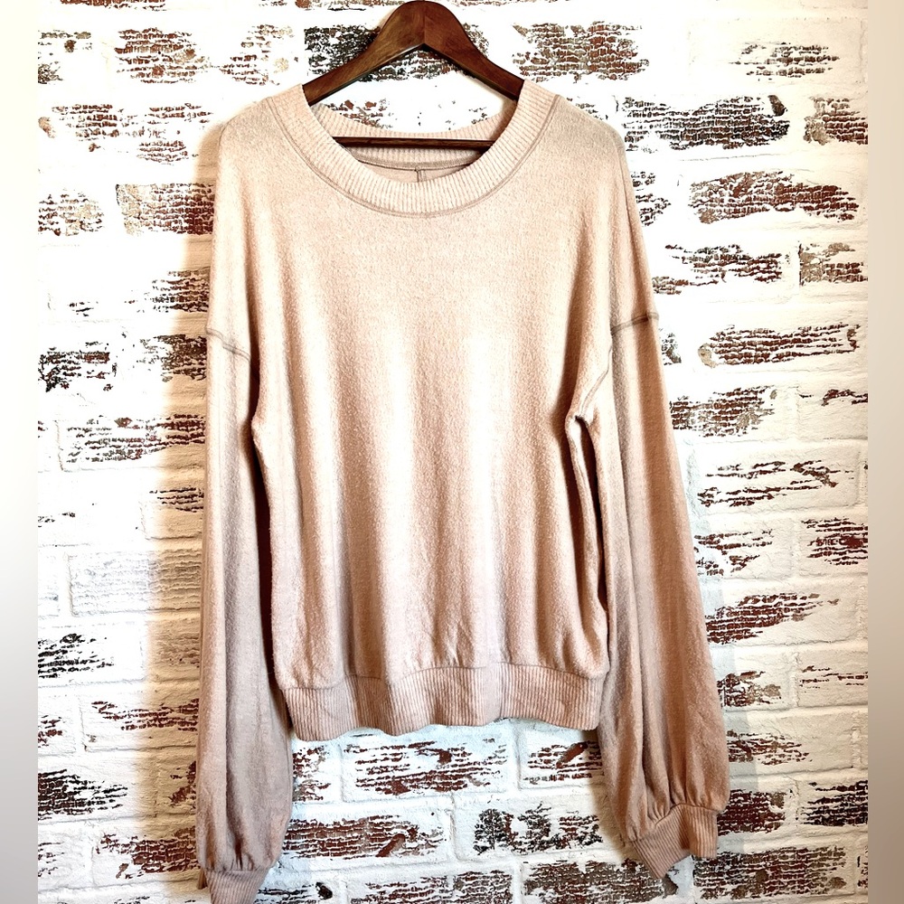 Free People Beach TGIF Blush Pink Sweater Cozy Soft Big Sleeves Size M